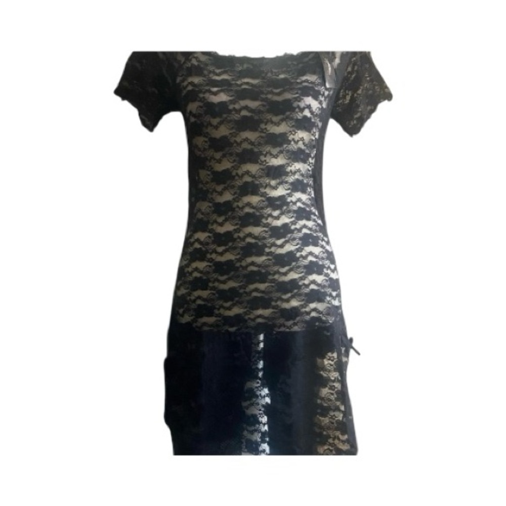 NWT-JUST SEXY LINGERIE
Black lace chemise